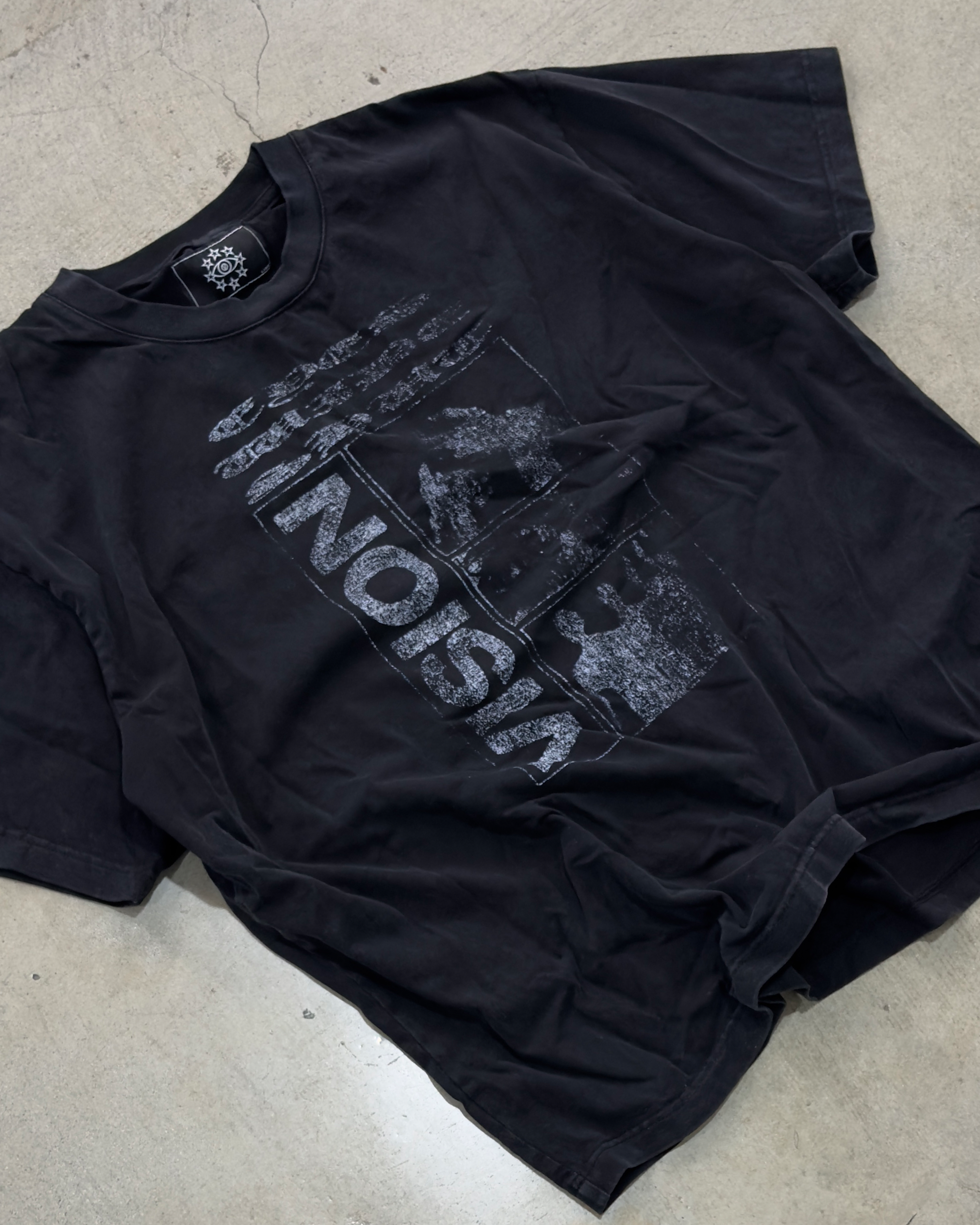 "EYES WIDE SHUT" TEE [WASHED BLACK]